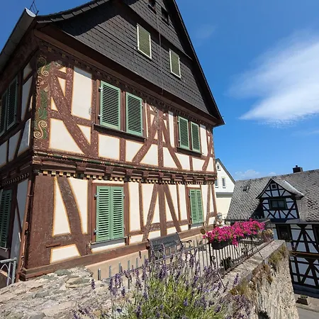 Bei Goscha Mit Schlossblick
